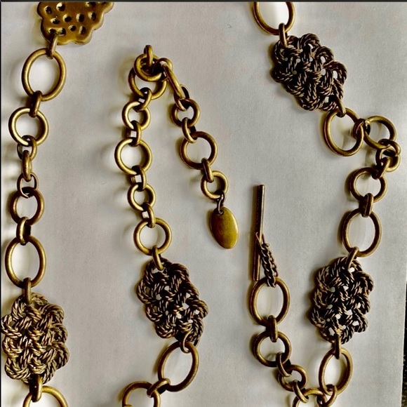 Liz Claiborne Accessories - Liz Claiborne metal chain toggle belt plait knot